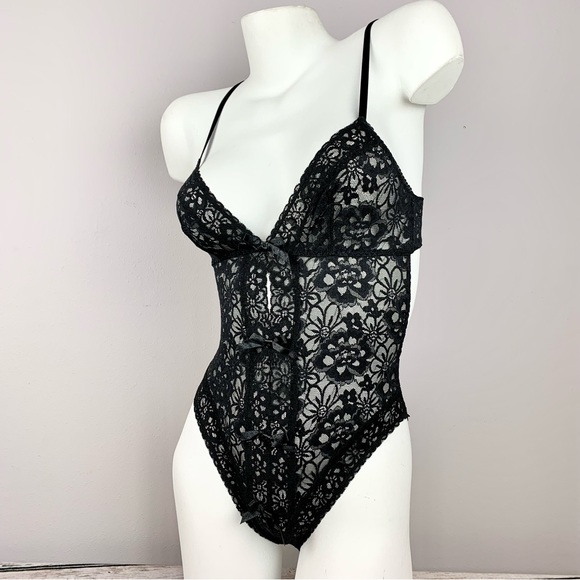 NWT Large Victoria’s Secret Crotchless Lace Teddy Lingerie Black Goth Indie Punk - Picture 7 of 9
